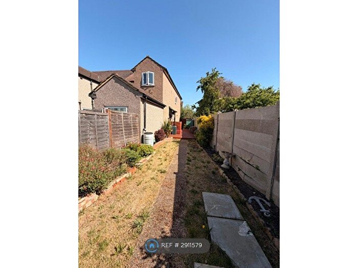 2 Bedroom Flat To Rent In Crow Lane, Romford, RM7