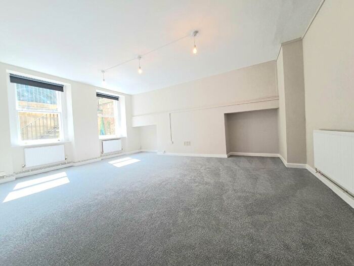 1 Bedroom Flat To Rent In Sydney Place, Bath, BA2