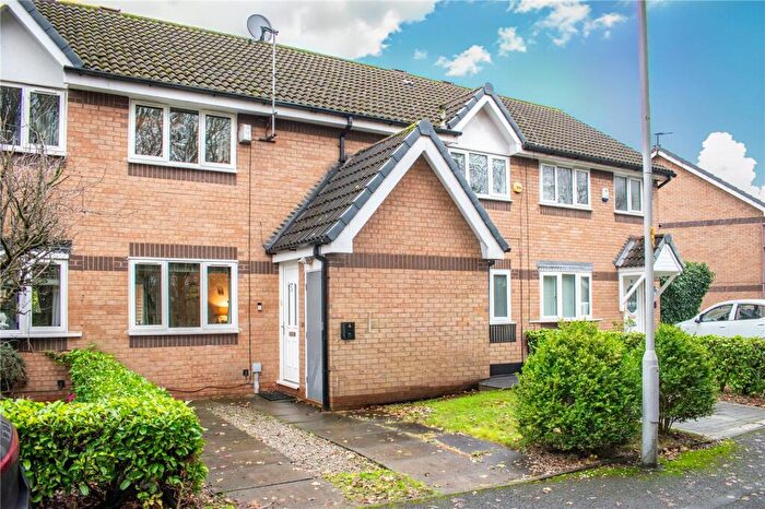 2 Bedroom Town House For Sale In Askett Close, Newton Heath, Manchester, M40