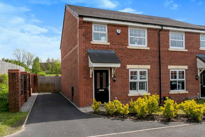 3 Bedroom Semi-Detached House To Rent In Weave Grove, Bolton, BL1