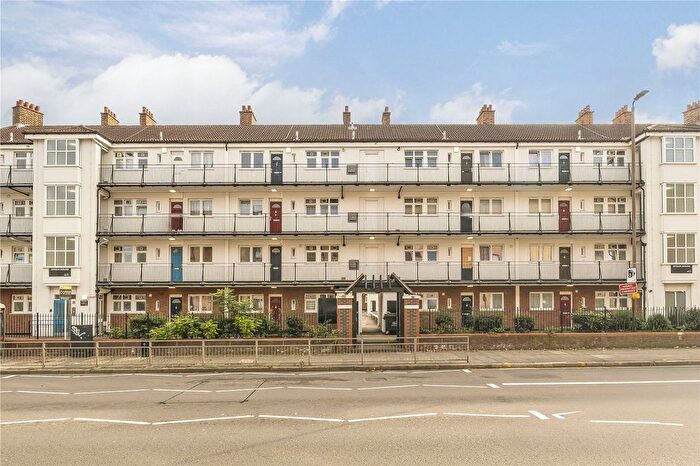 2 Bedroom Flat To Rent In Blackwall Lane, Greenwich, SE10