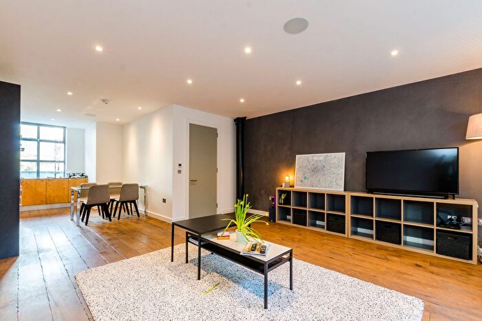 2 Bedroom Flat To Rent In The Denim Factory, Shoreditch, London, E1