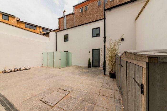 1 Bedroom Apartment To Rent In East Street, Epsom, KT17