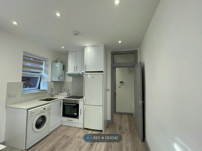 1 Bedroom Flat To Rent In Wordsworth Place, London N8