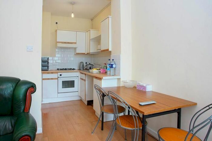 2 Bedroom Flat To Rent In Winwick Road, Warrington, WA2