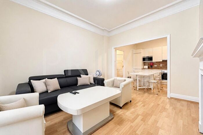 2 Bedroom Flat To Rent In Berkeley Street, Mayfair, London, W1J