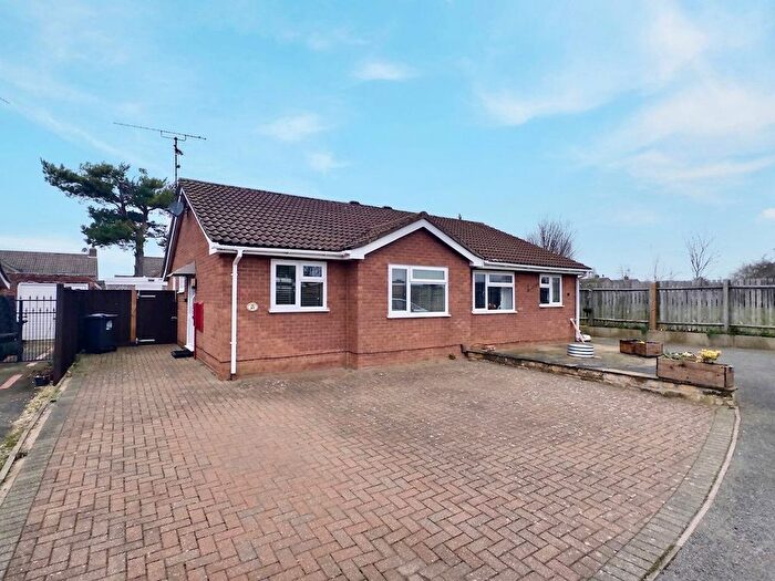 2 Bedroom Semi-detached Bungalow For Sale In Harlton Close, Peterborough, PE2