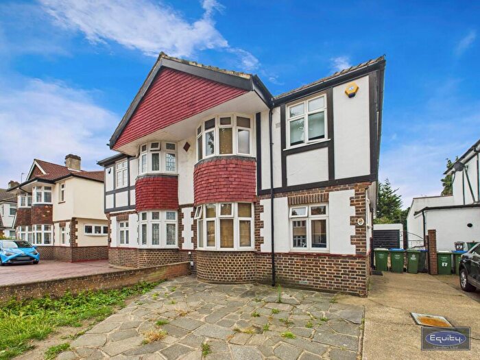 4 Bedroom Semi Detached House For Sale In Old Farm Avenue, Sidcup, DA15