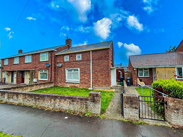 2 Bedroom End Of Terrace House For Sale In Westonzoyland Road, Bridgwater, Somerset, TA6