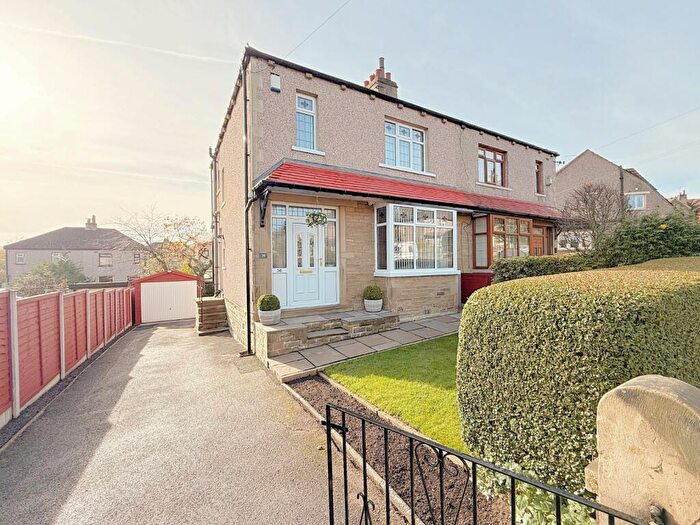 3 Bedroom Semi Detached House For Sale In Pullan Avenue, Eccleshill, Bradford, BD2