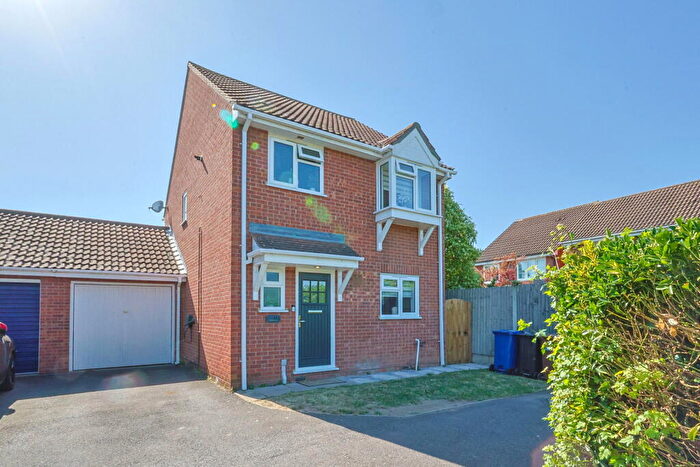 3 Bedroom Detached House For Sale In Hogg Lane, Grays, RM16