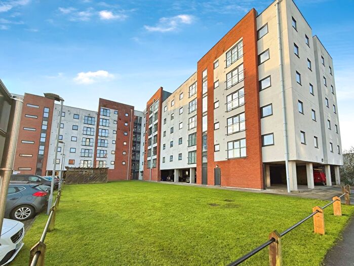 2 Bedroom Flat To Rent In Pilgrims Way, Salford, M50
