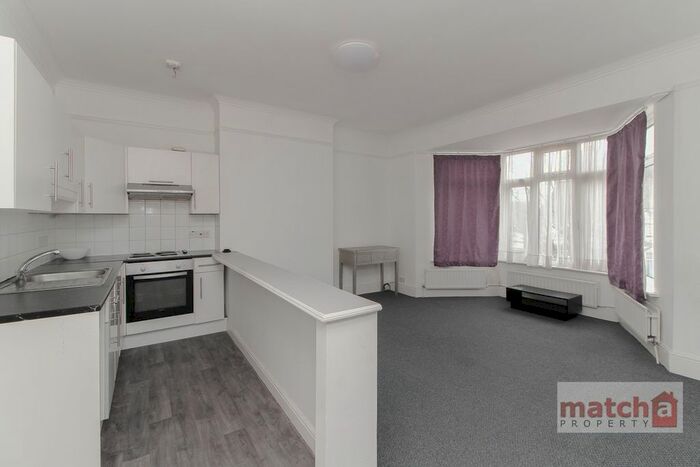 3 Bedroom Flat To Rent In Flamsted Avenue, Wembley, HA9