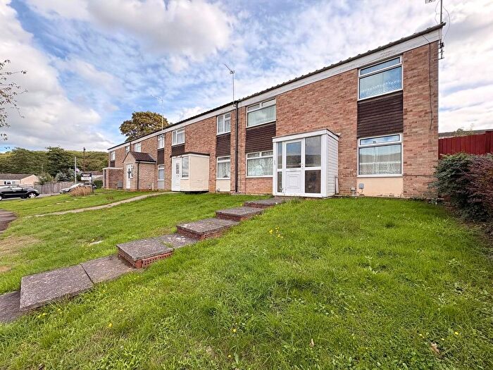 3 Bedroom End Of Terrace House For Sale In Drake Close, Daventry, Northamptonshire, NN11