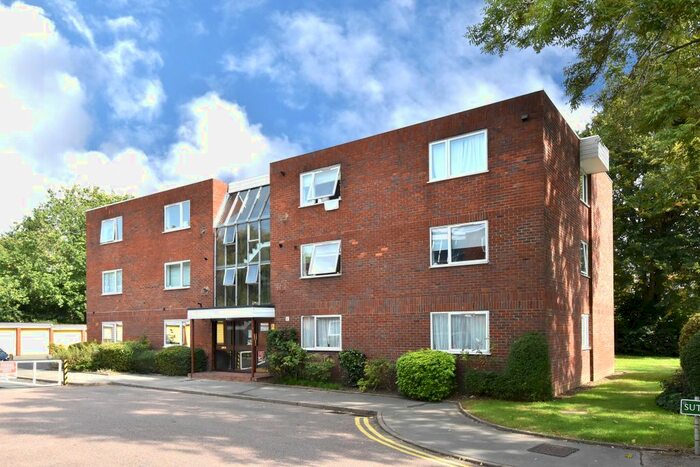 2 Bedroom Flat To Rent In Sutton Close, Beckenham, BR3