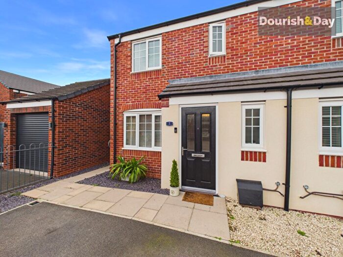3 Bedroom Semi-Detached House For Sale In Macbeth Close, Penkridge, ST19