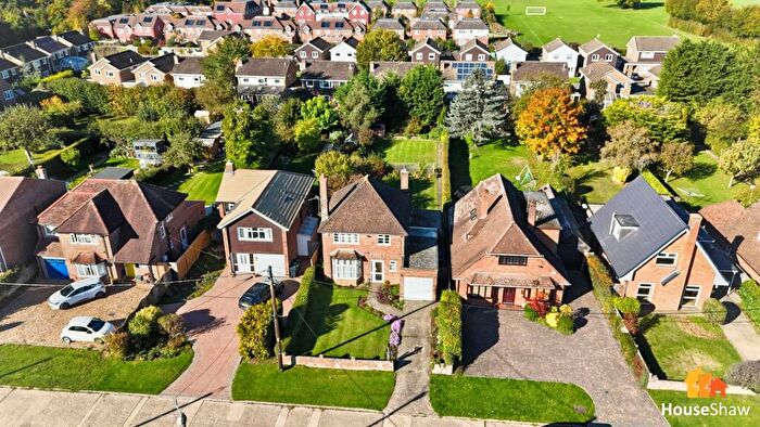 3 Bedroom Detached House For Sale In Sunnymede Avenue, Chesham, HP5