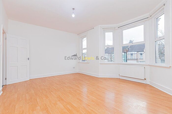 2 Bedroom Flat To Rent In Vicarage Road, London, E10