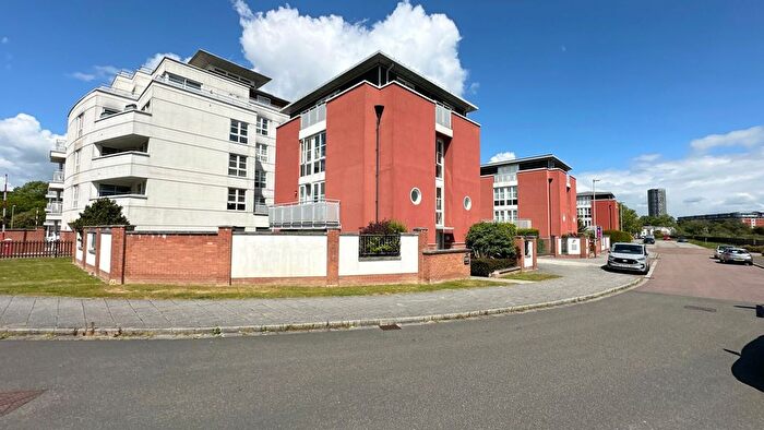 2 Bedroom Flat For Sale In Watkin Road, Leicester, LE2