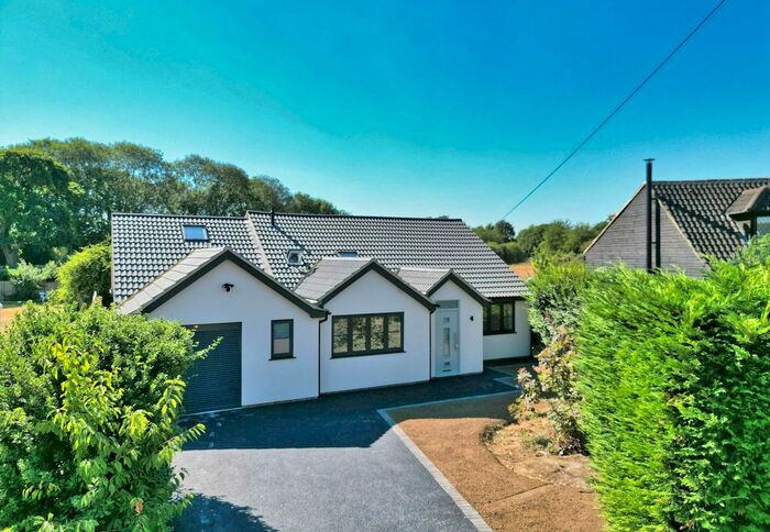 4 Bedroom Detached Bungalow To Rent In Wolverton Road, Newport Pagnell, MK14