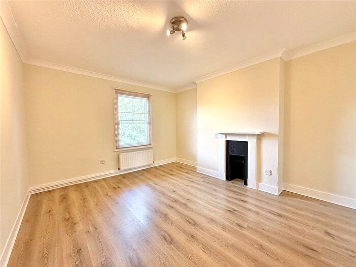 2 Bedroom Flat To Rent In Grange Park, Ealing Broadway, London, W5