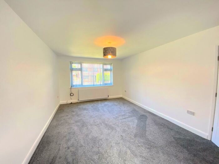 2 Bedroom Apartment To Rent In Temple Road, Sale, Greater Manchester, M33