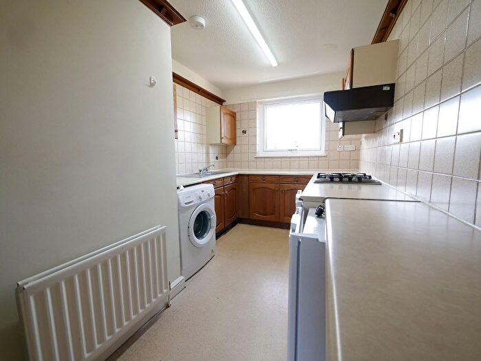 2 Bedroom Flat To Rent In East Parkside, Newington, Edinburgh, EH16