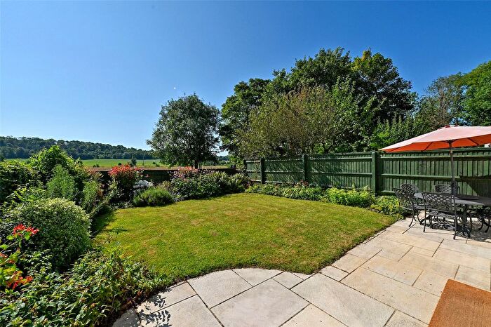 4 Bedroom Link Detached House To Rent In Temple Lane, Temple, Marlow, Berkshire, SL7