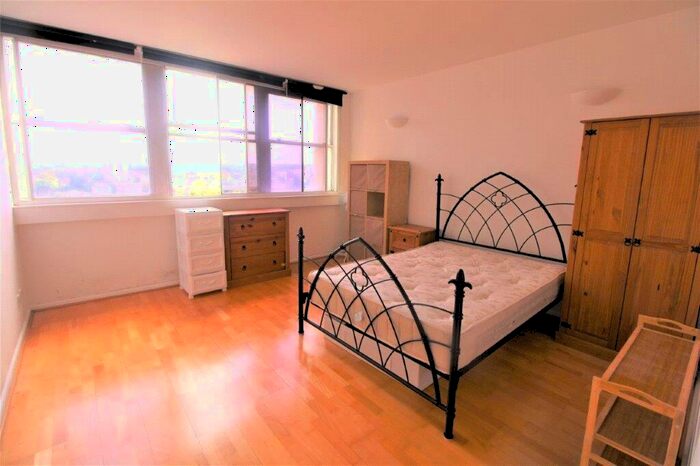 2 Bedroom Apartment To Rent In Whitehorse Road, Croydon, CR0