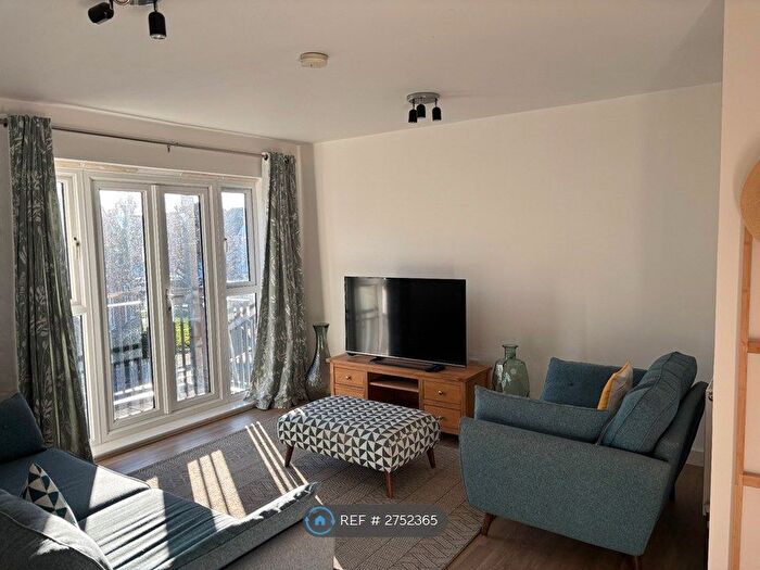 2 Bedroom Flat To Rent In Damson House, London, SW16
