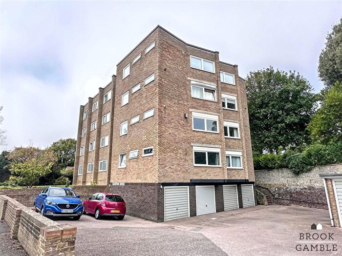 1 Bedroom Flat For Sale In Buxton Road, Eastbourne, BN20