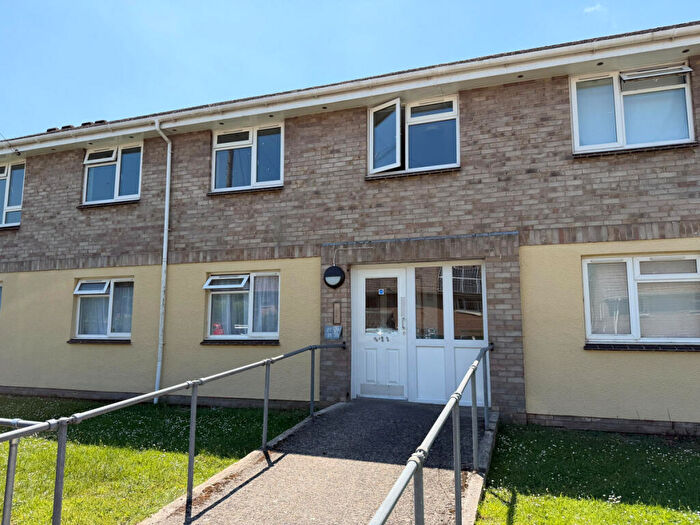 2 Bedroom Flat For Sale In Canberra Crescent, Weymouth, DT3