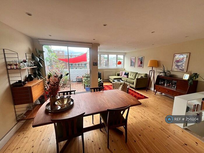 2 Bedroom Flat To Rent In Upper Rawreth Walk, London, N1