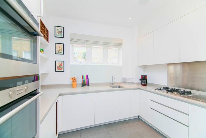 5 Bedroom Maisonette To Rent In Spear Mews, London, SW5