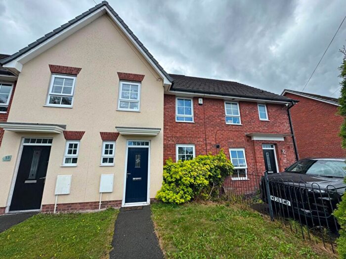4 Bedroom Town House For Sale In James Street, Radcliffe, Manchester, M26