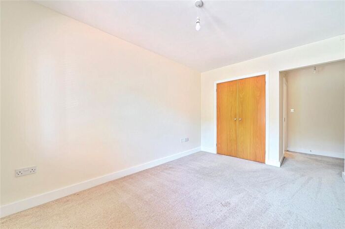2 Bedroom Flat To Rent In Chartergate, Boltro Road, RH16
