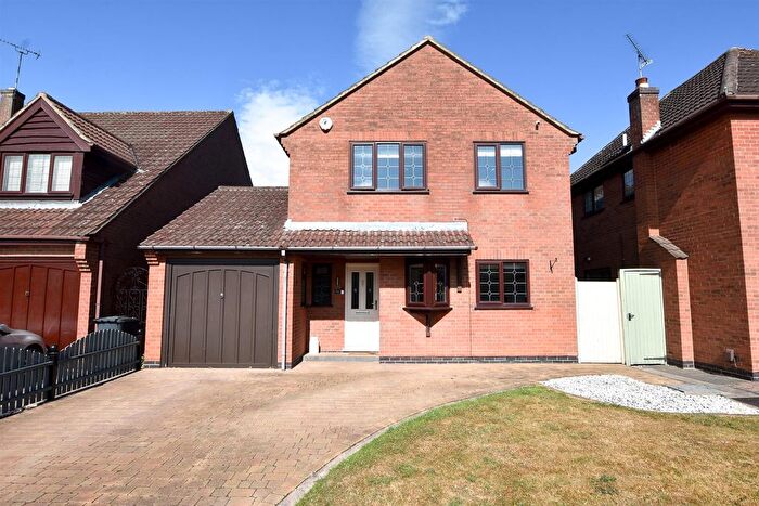 4 Bedroom Detached House For Sale In Thornhill Drive, Nuneaton, CV11
