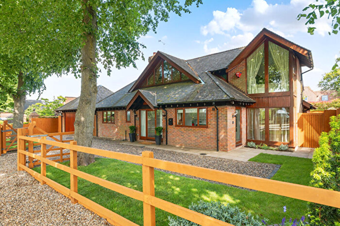 4 Bedroom Detached House For Sale In New Road, Stokenchurch, HP14