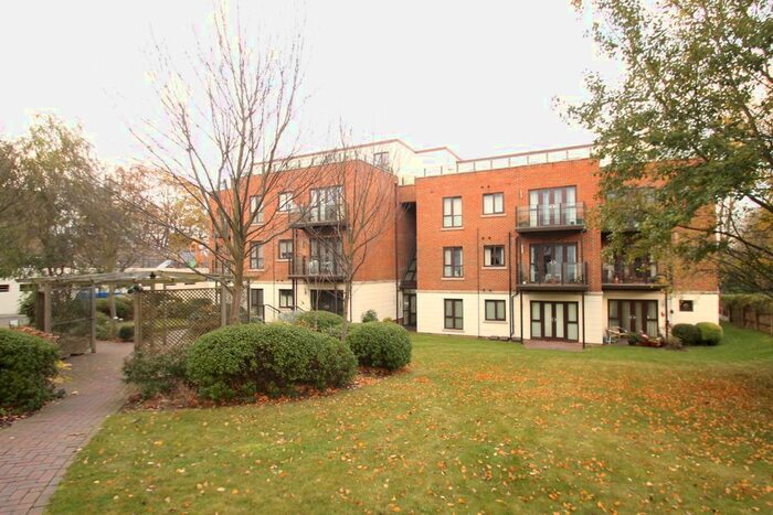 2 Bedroom Flat To Rent In High Road, South Woodford, E18
