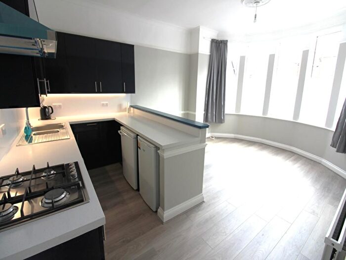 1 Bedroom Flat To Rent In Fox Lane, London, N13