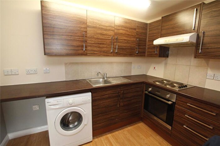 2 Bedroom Apartment To Rent In County Road, Swindon, Wiltshire, SN1