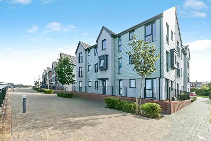 2 Bedroom Flat For Sale In Ffordd Pentre, Barry, CF62
