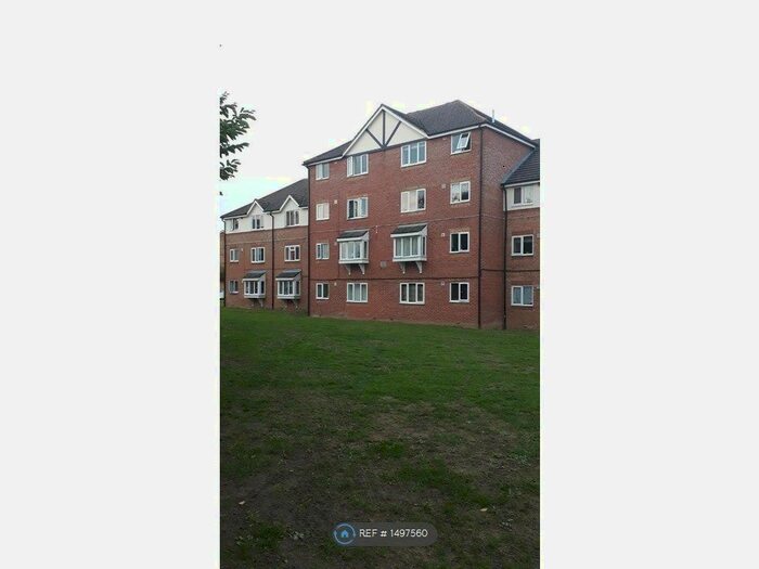 2 Bedroom Flat To Rent In Pioneer Way, Watford, WD18