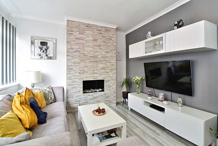 4 Bedroom Semi Detached House For Sale In Alnwick Road, Sheffield, South Yorkshire, S12