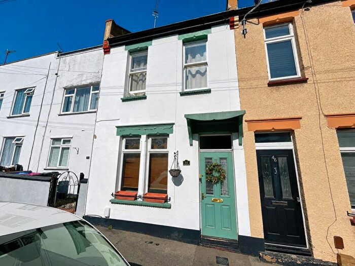 2 Bedroom Terraced House For Sale In Brighton Avenue, Southend-on-Sea, SS1