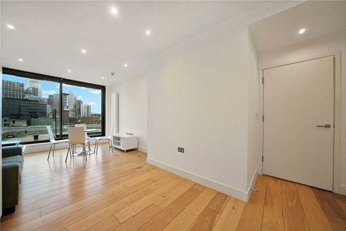 1 Bedroom Flat To Rent In Plumbers Row, Whitechapel, E1