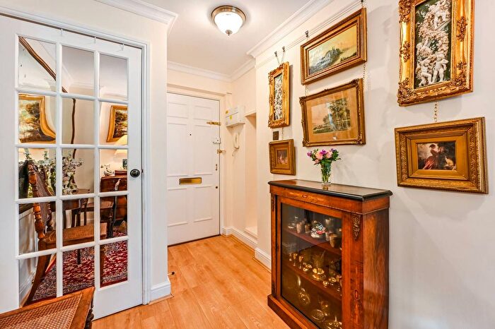 1 Bedroom Flat For Sale In Lilestone Street, St John's Wood, London, NW8