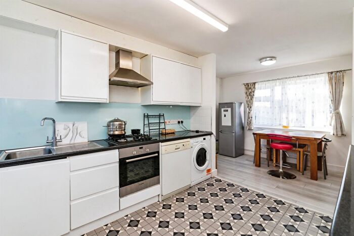 3 Bedroom End Of Terrace House For Sale In Hollingsworth Road, Lowestoft, NR32