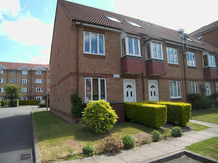 1 Bedroom Flat To Rent In Varsity Drive, Twickenham, TW1