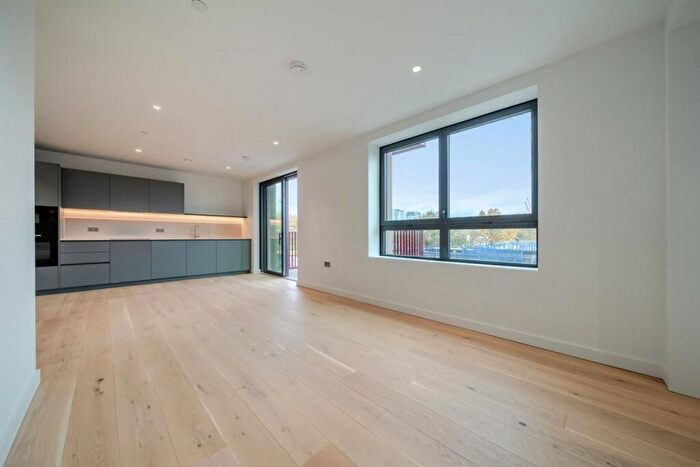 1 Bedroom Flat To Rent In The Beacon, Peninsula Gardens, SE10